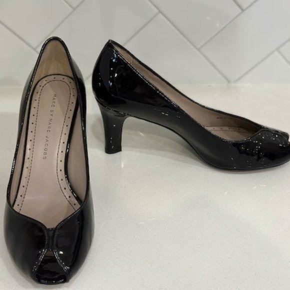 Marc by Marc Jacobs Patent Black Peep-toe Heels Sz 8 - Picture 1 of 7